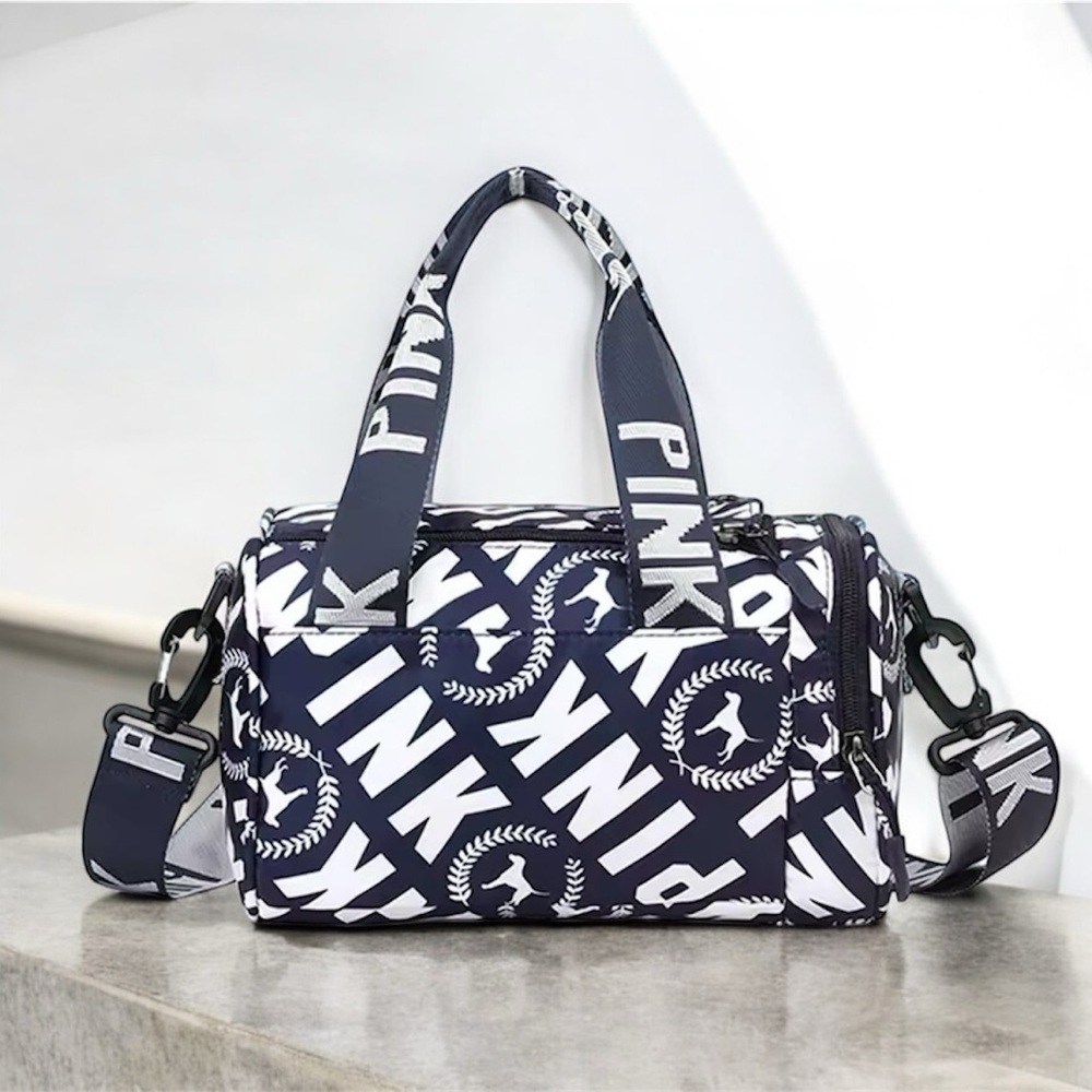Sports / cosmetic bag